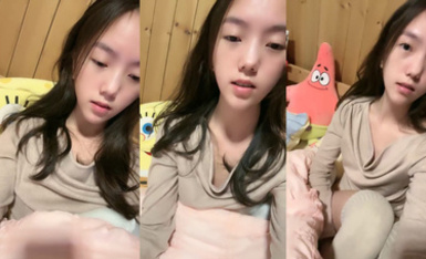 最正宗校花來了【晚兒】超級嫩B，看著好像還是個處女，清秀臉蛋，慢慢就摸出水來了，刺激好看！ (4)