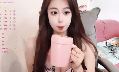 Stripchat氣質出眾的女神【agreeable-22】道具自慰 (2)