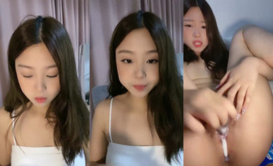 【伊伊萌】嫩逼美少女 裸舞自慰 白漿噴尿 (10)