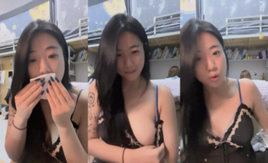 2024年6月，學生妹挺叛逆，【你的白月光】，在宿舍就把慾望寫臉上了，極品美穴，身材一流很挑逗！(1)