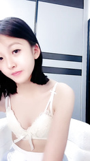 新人主播  超級粉嫩的校花級主播源源 舌釘口交 剛下海就跪在馬桶上被操，道具調教，胸推，舌釘小嘴性感口交，各種姿勢爆操 (3)