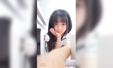 浴室尿内裤洗澡自拍诱惑摸逼视频720P高清