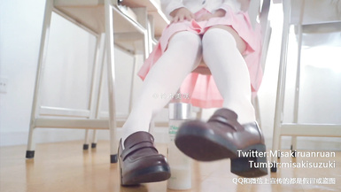 福利姬鈴木美咲 足交  足控狂喜合集 (10)