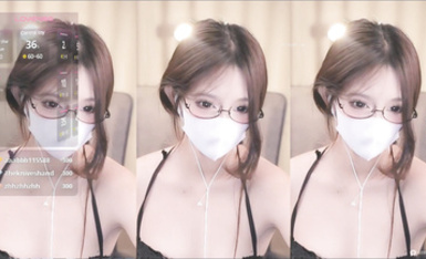 Stripchat播音系絕頂女神【yaya_86】沙發劈腿露臉露穴撅屁露菊花 (7)