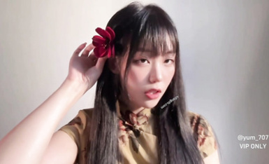 【玉米_yum_707】褐色旗袍_開檔絲襪_手指紫薇